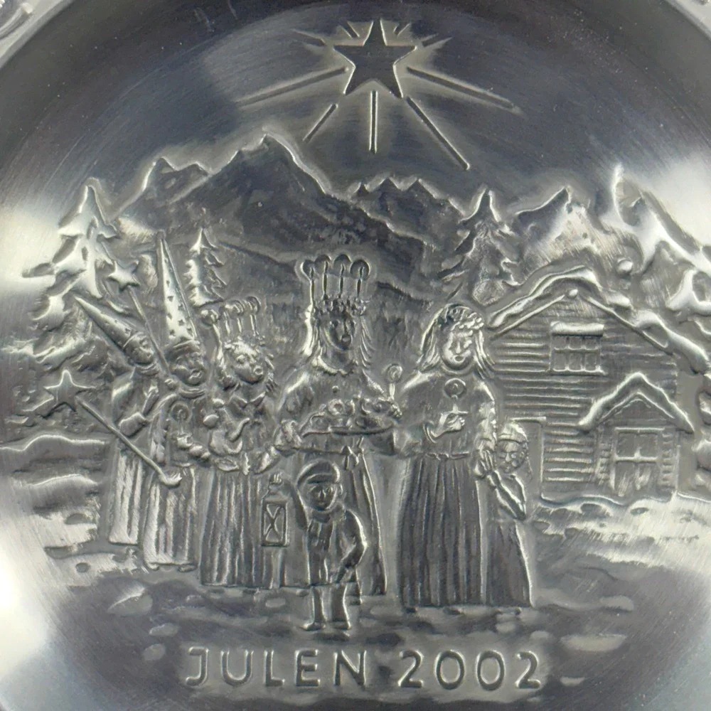 A. Holthe Norway Pewter Julen 2002 Christmas Plate 